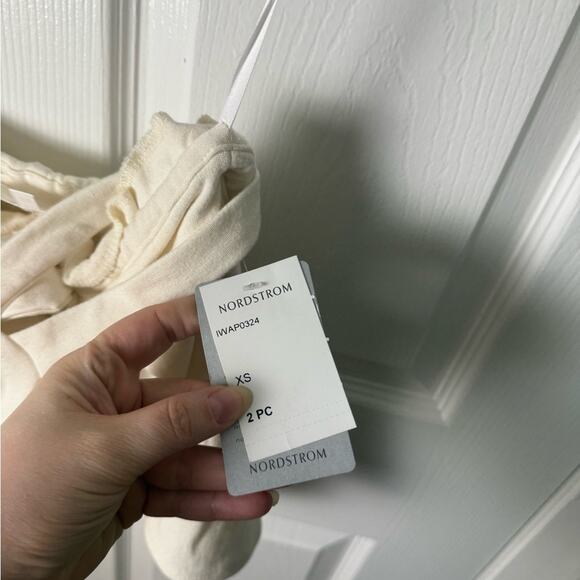 Katie May Vibing Me Knit Set Crop Top & Shorts in Cream XS - Picture 13 of 14